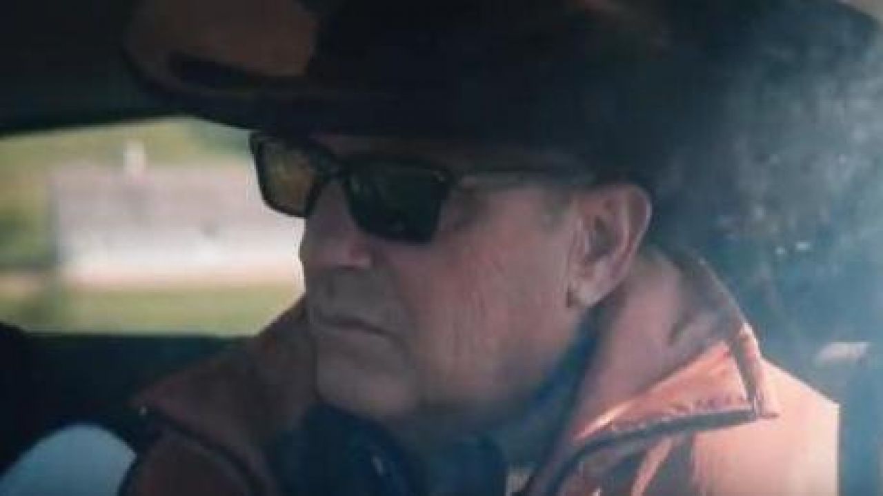 Sunglasses worn by John Dutton (Kevin Costner) in Yellowstone Spotern