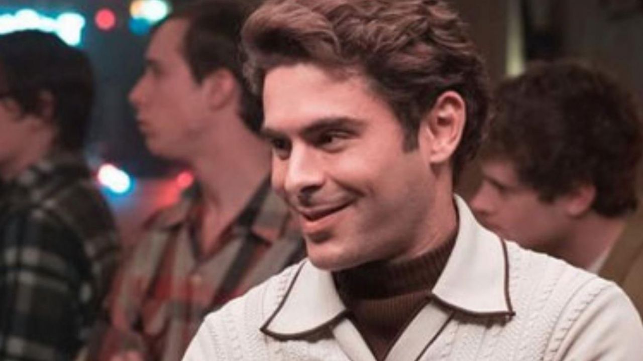 White Vintage Sweater worn by Ted Bundy (Zac Efron) as seen in Ex ...