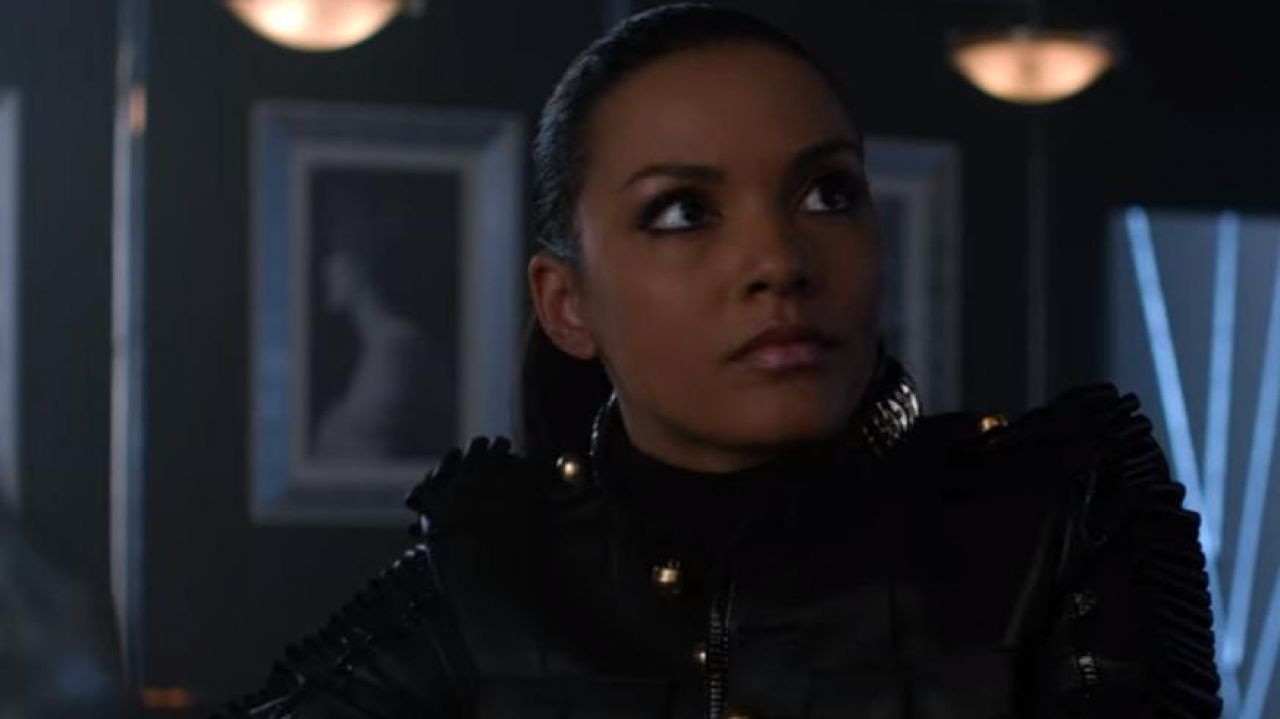 The black jacket worn by Tabitha Galavan (Jessica Lucas) in Gotham ...