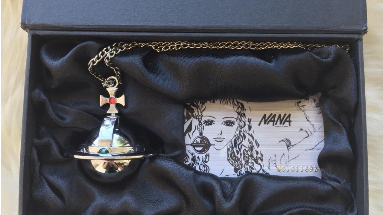 The necklace lighter Shin in Nana | Spotern