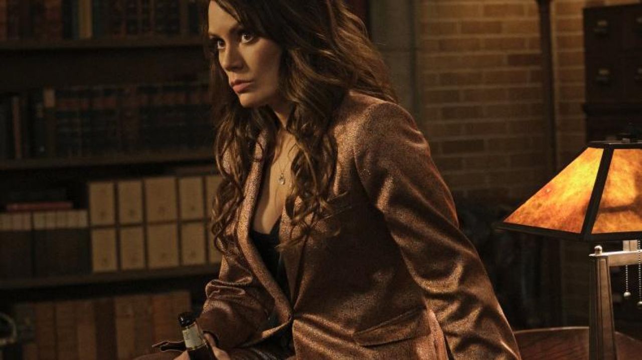 Blazer Jacket worn by Amara Emily Swallow in Supernatural 15x17 | Spotern