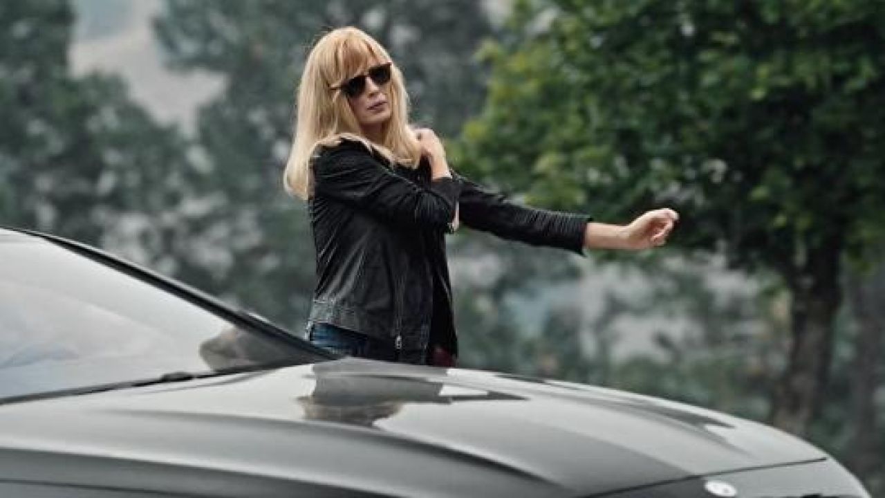 Sunglasses worn by Beth Dutton (Kelly Reilly) as seen in Yellowstone TV