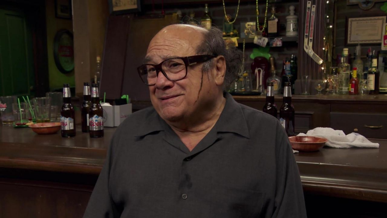 Black eyeglasses worn by Frank Reynolds (Danny DeVito) as seen