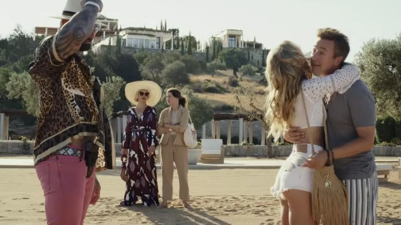 Fringe Boho Bag worn by Whiskey (Madelyn Cline) as seen in Glass Onion