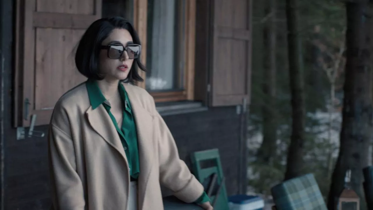 Max Mara sunglasses worn by Nik Khan (Golshifteh Farahani) as seen in