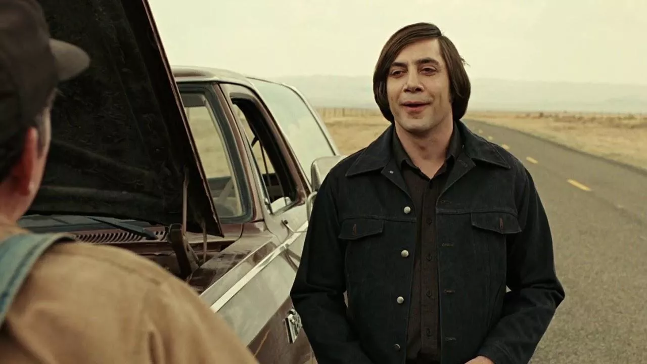 Denim jacket of Anton Chigurh (Javier Bardem) in No Country for Old Men ...