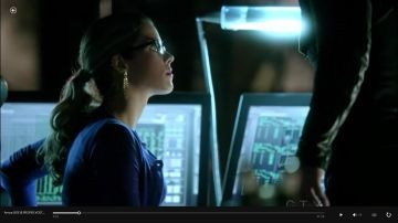 Earrings "Feather" of Felicity in Arrow