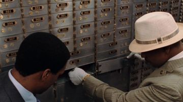 The hat of Denzel Washington in Inside Man