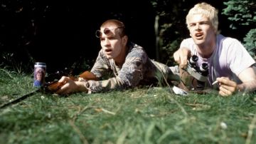Les lunettes de soleil rondes de Rent-Boy / Mark Renton (Ewan McGregor) dans Trainspotting