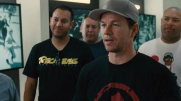 The cap Aquahydrate, Mark Wahlberg in Entourage