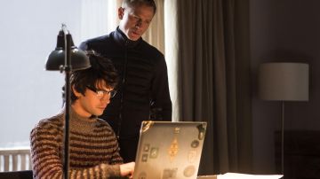 Le pull col roulé Missoni de Ben Whishaw dans Spectre