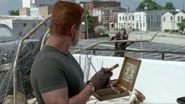 Cigarros encontrados por Abraham en The Walking Dead