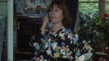 La robe de chambre à fleurs de Annie Girardot dans Tendre Poulet