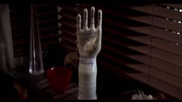 The hand with the lines of the hand of Ben Affleck in Paycheck