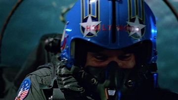 Le casque de pilote de Rick Neven / Hollywood (Whip Hubley) dans Top Gun