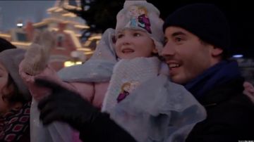 La gorra Disney de Salomé en Fais pas ci Fais pas ça