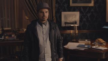 La sudadera con capucha que lleva Luis (Michael Peña) en la película Ant-Man