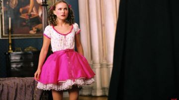 The outfit of the little girl from Natalie Portman in V for Vendetta