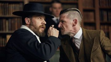 Le chapeau porté par Alfie Solomons (Tom Hardy) dans la série Peaky Blinders (Saison 3 Episode 5)