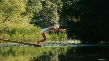 Traje de baño de Cecilia Tallis (Keira Knightley) en Come Back to Me