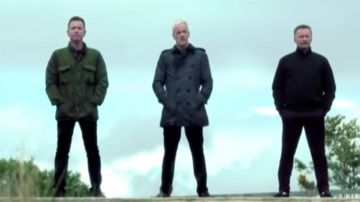 The coat of a Sick Boy (Jonny Lee Miller) in Trainspotting 2