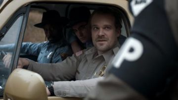 El reloj de Jim Hopper (David Harbour) en Stranger Things
