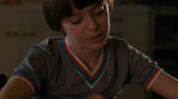 Camiseta retro de cuello en V de Will Byers en Stranger Things