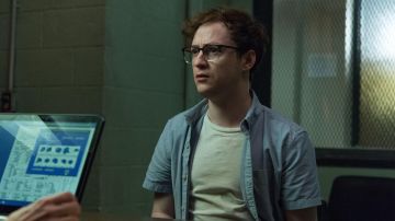 Les lunettes de vue de Arthur Everest (Griffin Newman) dans The Tick