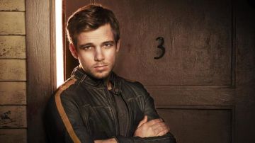 The jacket Dylan in Bates Motel