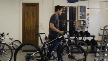 Le vélo Trek de Lance Armstrong (Ben Foster) dans The Program