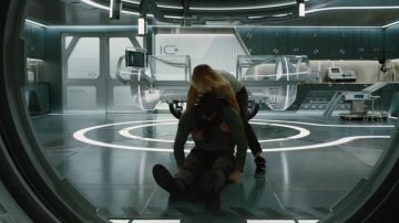 Les sneakers de Aurora (Jennifer Lawrence) dans Passengers