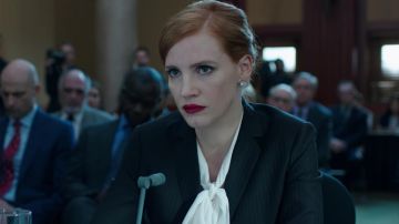 Pendientes de Elizabeth Sloane (Jessica Chastain) en Miss Sloane