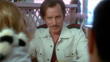 The jacket Gucci worn by Lester Diamond (James Wood) in a Casino