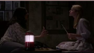 skirt of Shelby Wyatt in Quantico (season 2 episode 2)