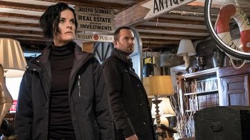 Le blouson noir de Jane Doe (Jaimie Alexander) dans Blindspot