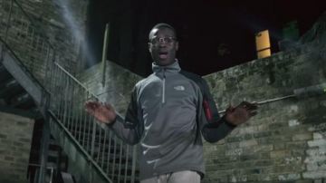 The fleece-grey-The-Norht-Face of J. Hus in the clip Liar Liar