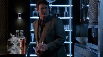 The whisky of Richard Castle (Nathan Fillion) on Castle S08E03