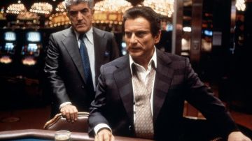 The suit jacket with large stripes of Nicky Santoro (Joe Pesci) in Casino