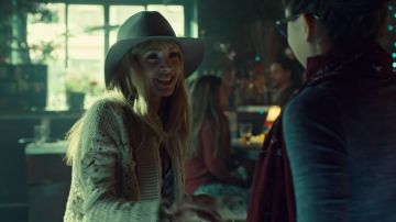 The H&M hat Shay (Ksenia Solo in Orphan Black S03E05