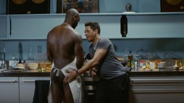 Le montre de  MC Stocma (Joey Starr) dans Alibi.com
