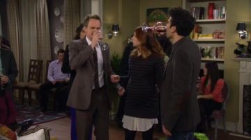 The striped dress with white collar of Lily's pregnant (Alyson Hannigan) in How I Met Your Mother