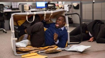 Black shoes from Calvin Joyner (Kevin Hart) in Agents almost secret