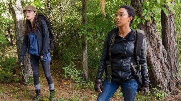 Chaqueta de cuero de Sasha (Sonequa Martin-Green) en The Walking Dead S07E16