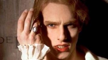The ring of Lestat (Tom Cruise) in Interview with a Vampire