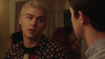 The shirt with the printed black and white Alex Standall (Miles Heizer) in 13 Reasons Why