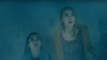 Le top à fleurs de Lila DeWitt (Lola Flanery) dans The Mist