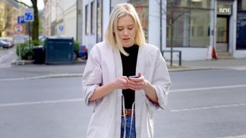 The jacket Noora (Josefine Frida Pettersen) in Skam S02E11