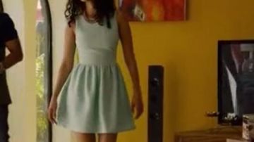 The green dress of pale Kala Dandekar (Tina Desae) in Sense8 S02E08