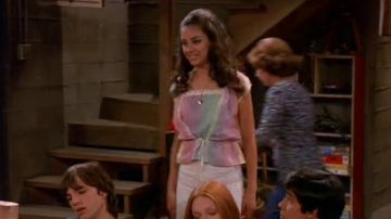 The top pastel Jackie Burkhart (Mila Kunis) on That 70's Show S01E03