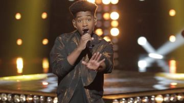 Le bomber cuivré de Lisandro dans The Voice : La plus belle voix